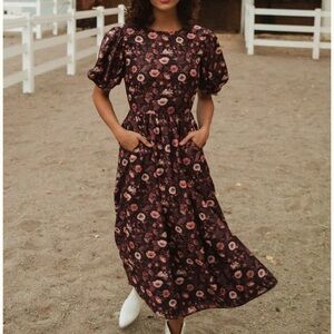 Ivy City Co. Odette Dress in Moody Floral 
BNIB
Size 16